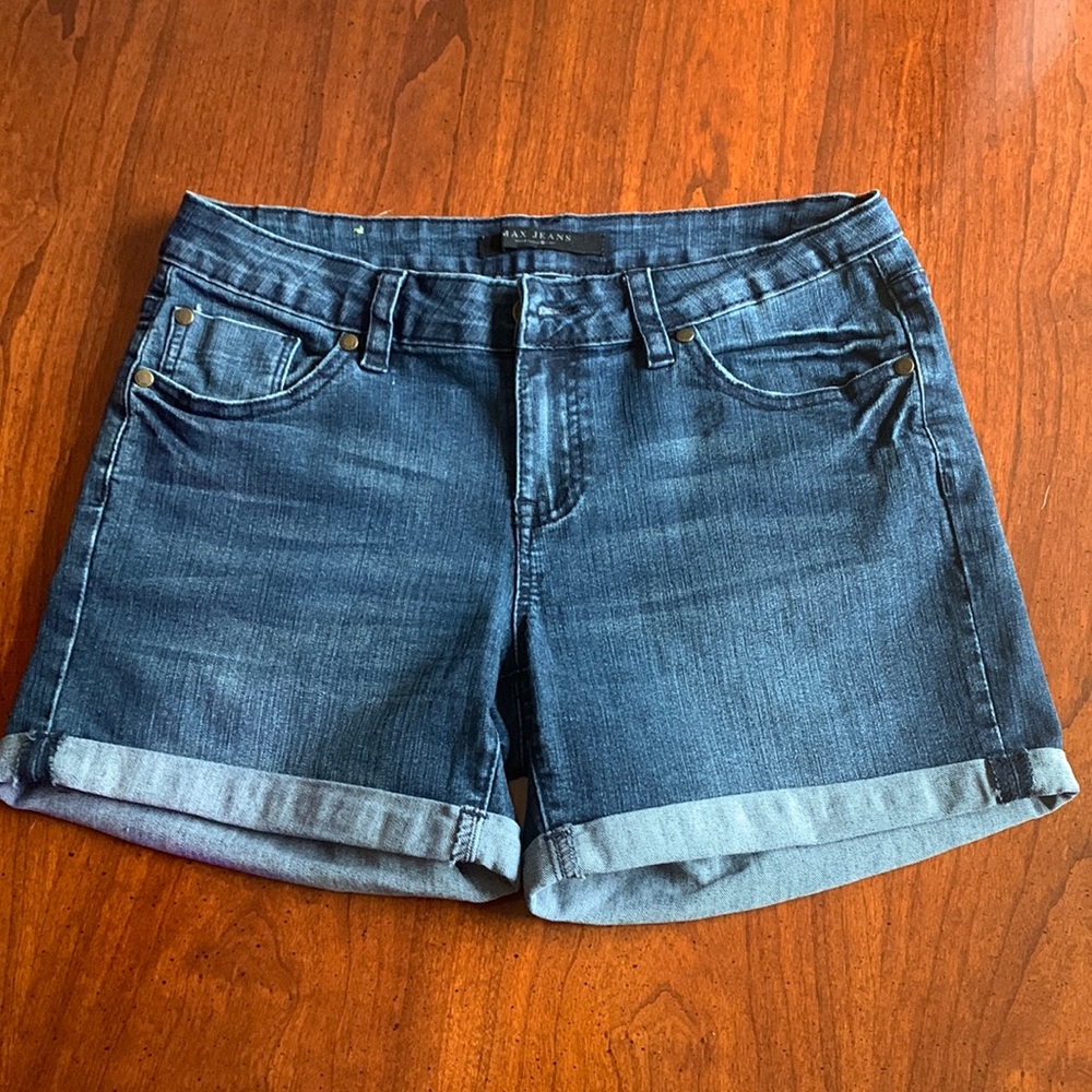 Women’s Max Jeans jean shorts - size 8
